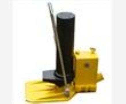 點擊查看詳細信息<br>標題：GYQD-196型寬枕板起道器 閱讀次數(shù)：2675