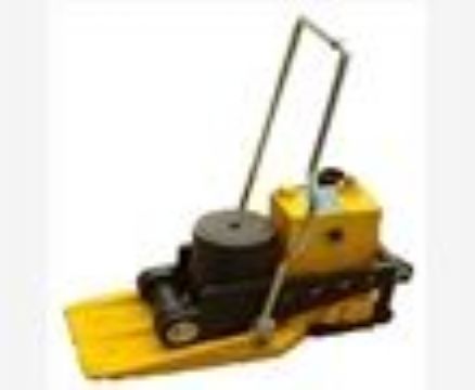 點擊查看詳細信息<br>標題：YQD-245型液壓起道器 閱讀次數(shù)：2072