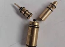 點擊查看詳細信息<br>標題：氣動錨桿鉆機上面氣馬達閥組 閱讀次數：1717